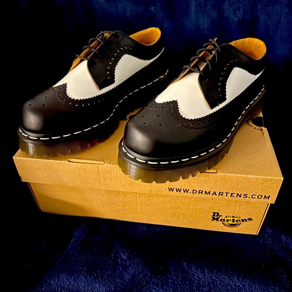 Dr. Martens 3989 Bex Smooth Leather Brogue Shoes